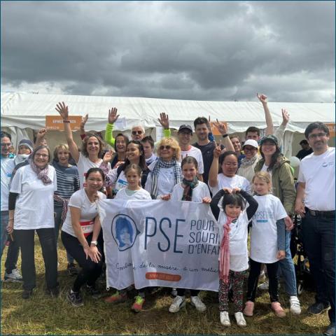 Des participants à la Course des Héros à Paris